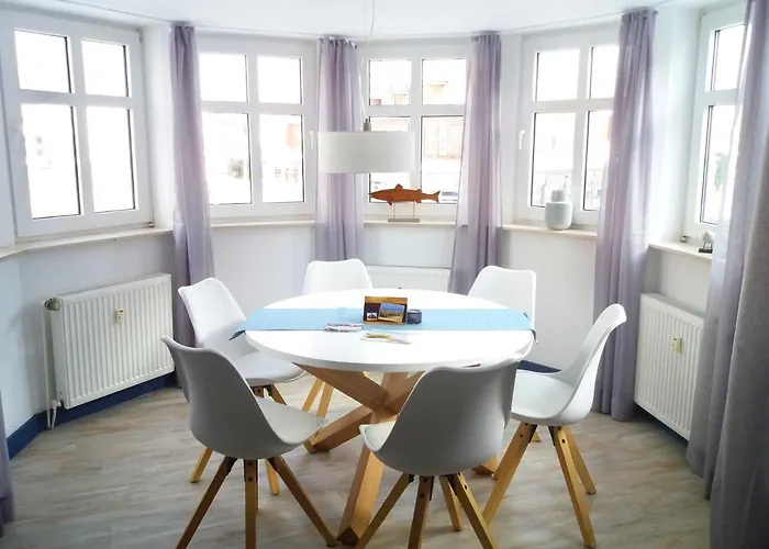 Strandburg - Turmwohnung 105 * Йюст